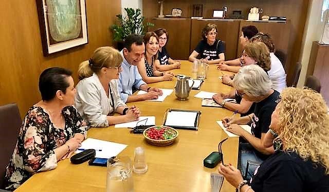 Compromís acusa al PSOE de usar de forma “partidista” recursos públicos del Ayuntamiento de Elche Compromís acusa al PSOE de usar de forma “partidista” recursos públicos del Ayuntamiento de Elche