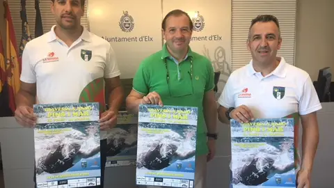 Toñín (d) es el alma mater de la Travesía a Nado 'Pins i Mar'- TRAVESÍ A NADO PINS I MAR