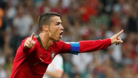 Cristiano Ronaldo celebra su segundo gol ante Espa&ntilde;a