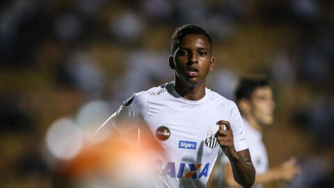Rodrygo, en un partido con el Santos