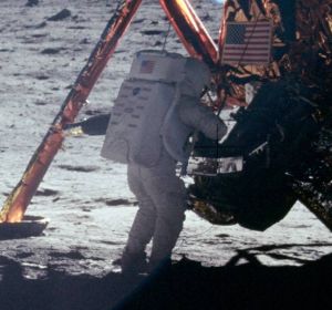 Neil Armstrong era amigo del padre de Murray Neil Armstrong era amigo del padre de Murray