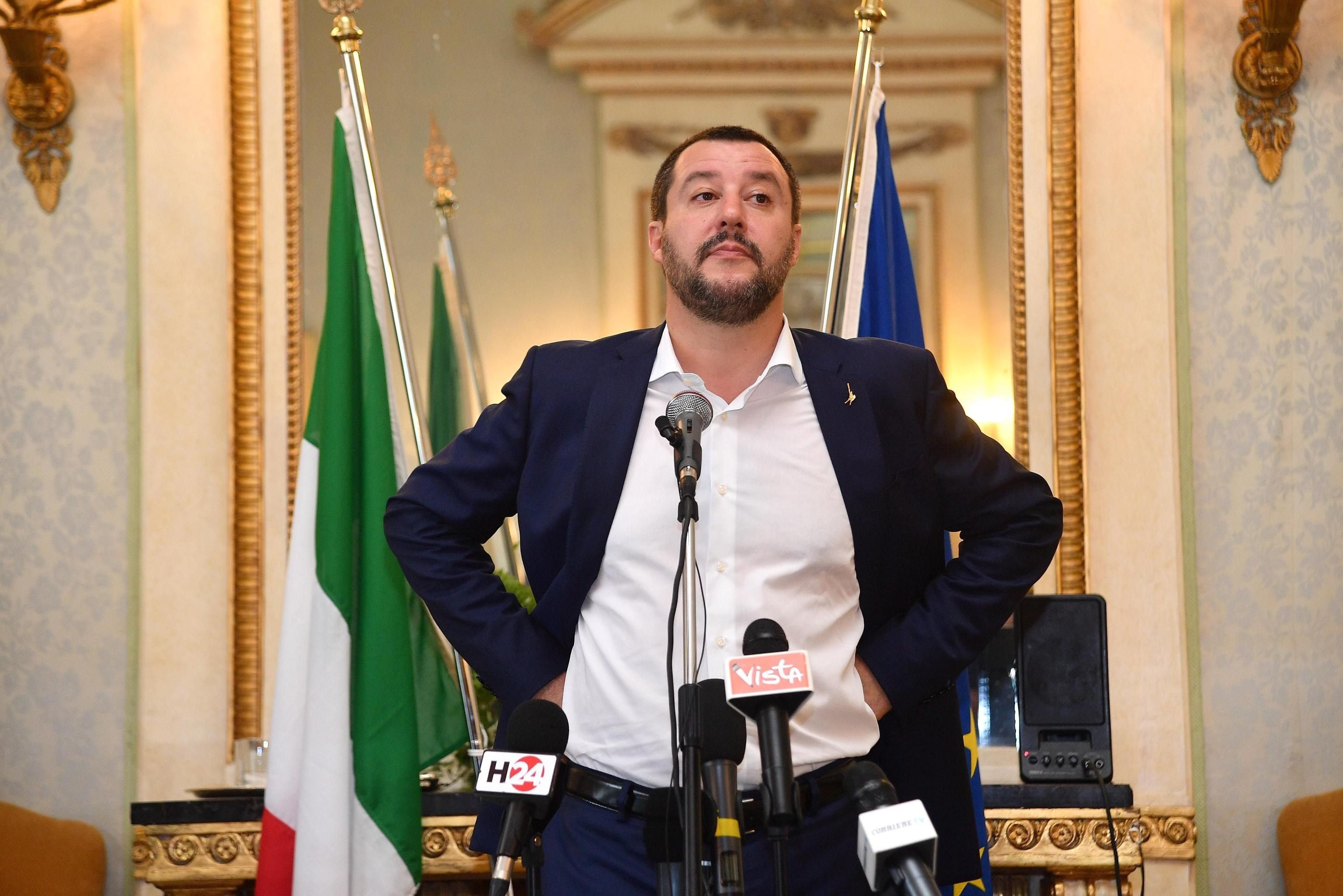 Matteo Salvini quiere cerrar los puertos también a los inmigrantes rescatados por navíos militares en el Mediterráneo Matteo Salvini quiere cerrar los puertos también a los inmigrantes rescatados por navíos militares en el Mediterráneo