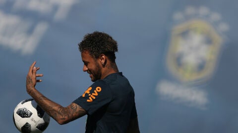 Neymar, en un entrenamiento con Brasil
