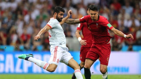 Diego Costa, en una acci&oacute;n ante Portugal