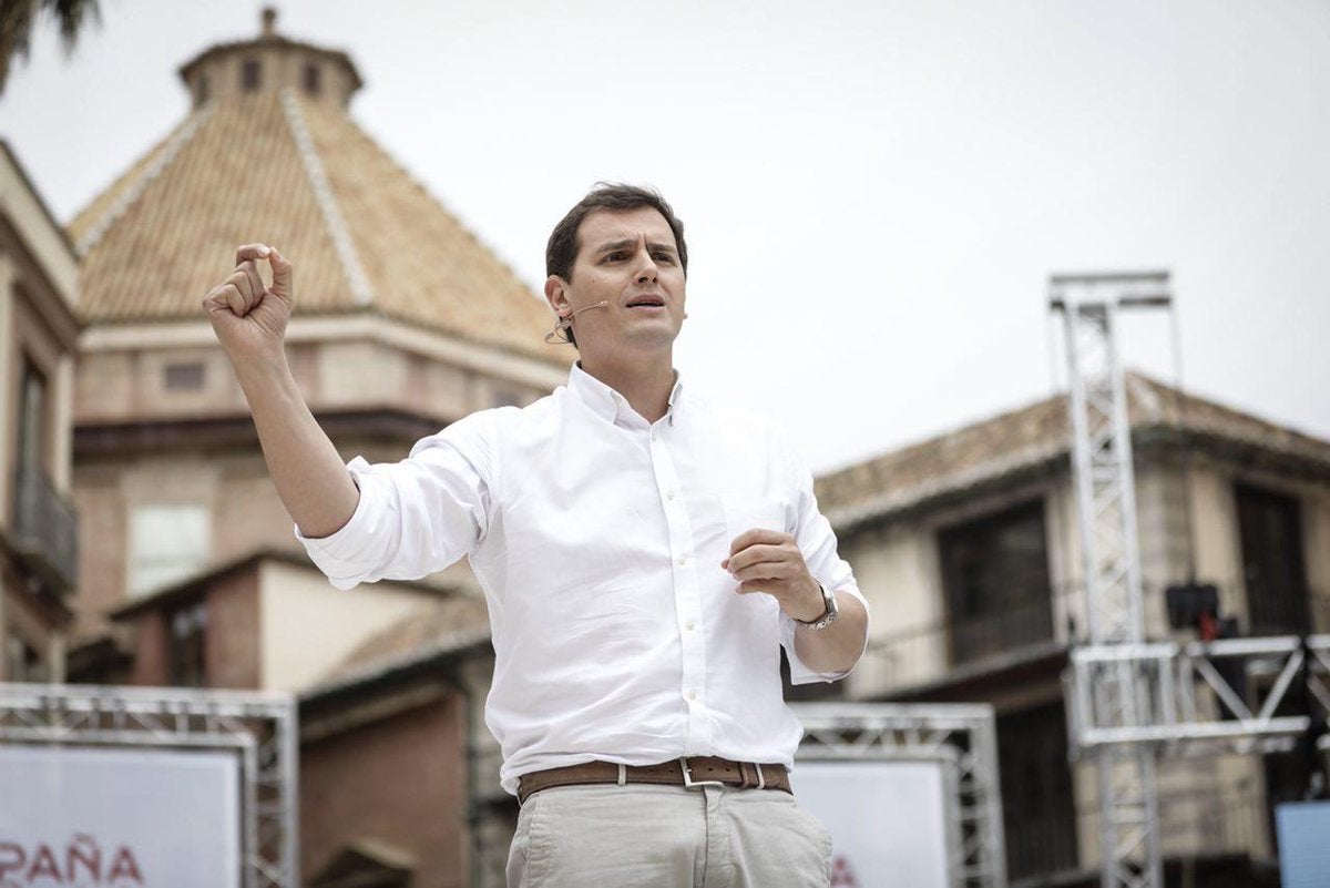 <p>Rivera plantea fijar un mínimo del 3% de los votos para entrar en el Congreso</p> <p>Rivera plantea fijar un mínimo del 3% de los votos para entrar en el Congreso</p>