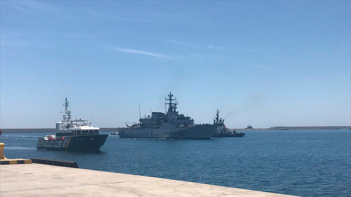 <p>El Orione, último barco de la flotilla del Aquarius, entra en Valencia con 250 migrantes</p> <p>El Orione, último barco de la flotilla del Aquarius, entra en Valencia con 250 migrantes</p>