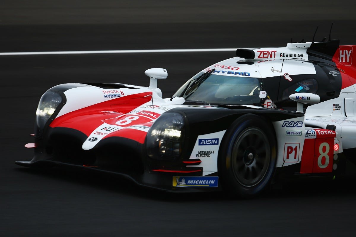 Fernando Alonso consigue la victoria con el equipo Toyota en su debut en las 24 Horas de Le Mans Fernando Alonso consigue la victoria con el equipo Toyota en su debut en las 24 Horas de Le Mans