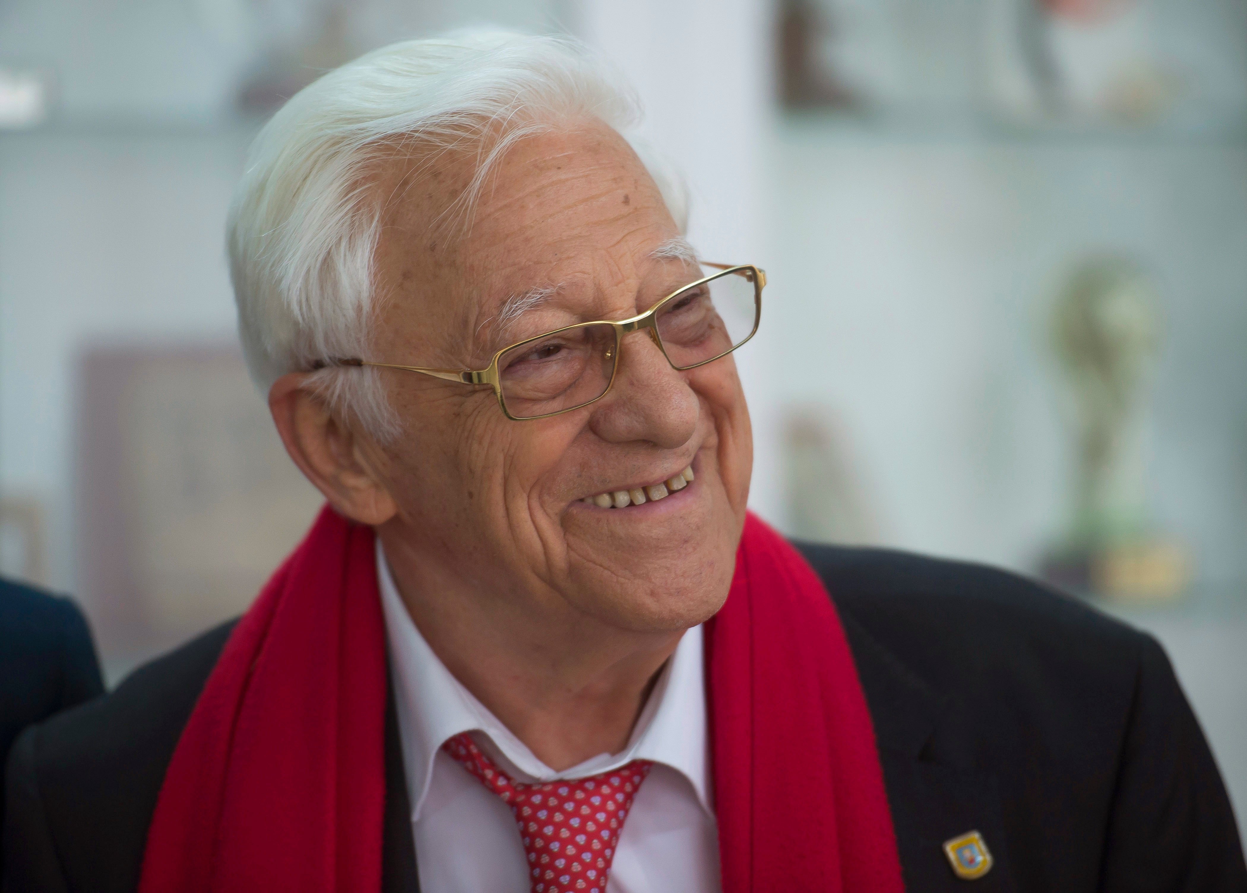 El padre Ángel, sobre Carmena: "Nos ha ayudado mucho con las personas sin techo" El padre Ángel, sobre Carmena: "Nos ha ayudado mucho con las personas sin techo"