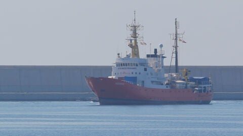 El barco Aquarius llega a Valencia