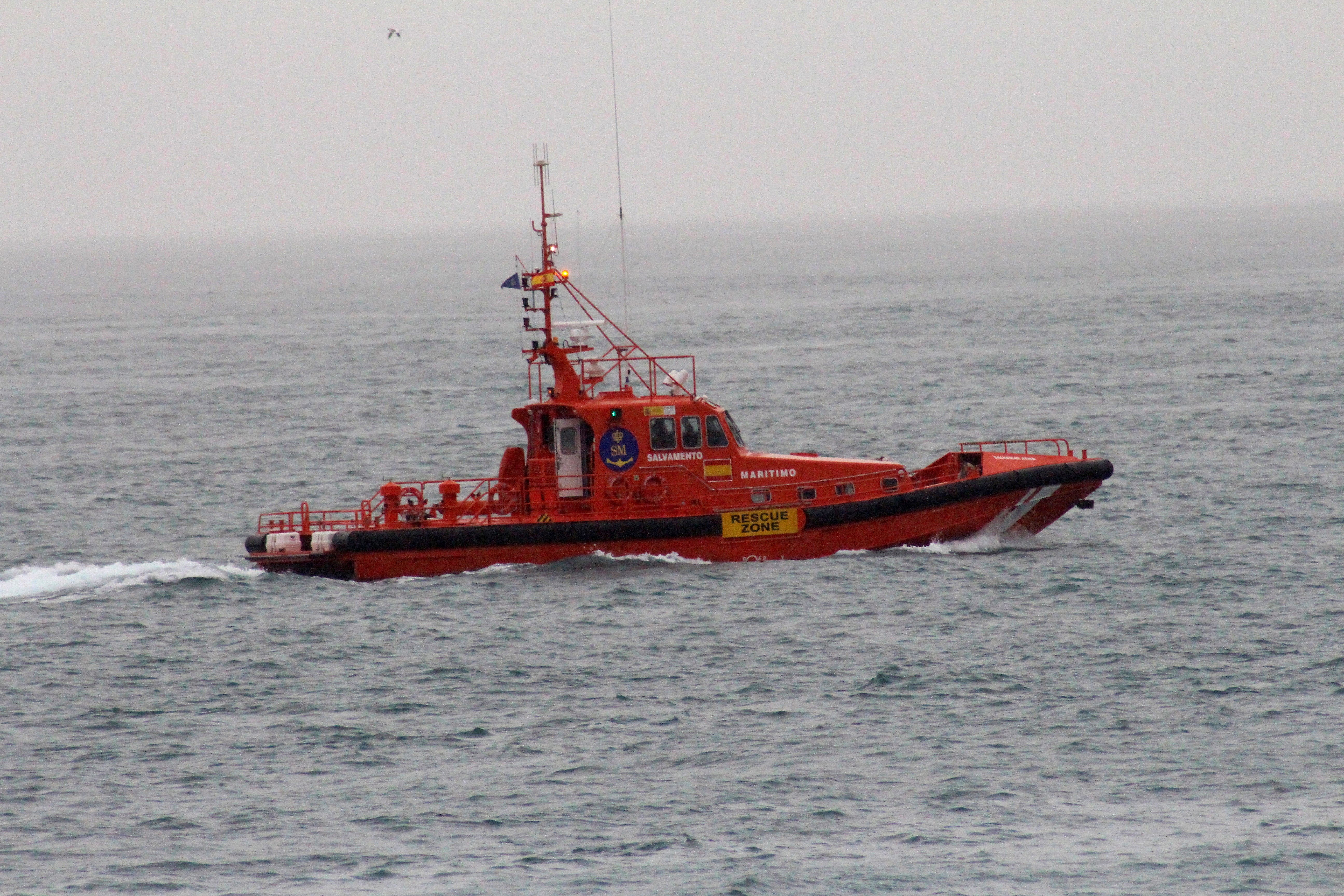 Salvamento Marítimo rescata una patera con 129 inmigrantes al sur de Gran Canaria Salvamento Marítimo rescata una patera con 129 inmigrantes al sur de Gran Canaria