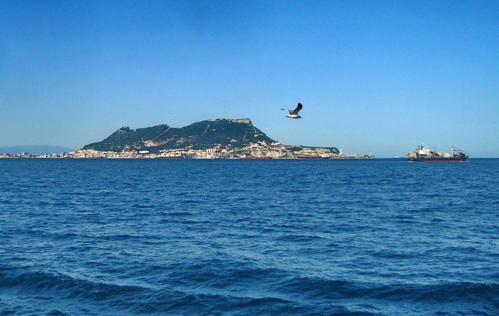 Alerta en Gibraltar por una embarcación española que ha seguido a un submarino nuclear británico Alerta en Gibraltar por una embarcación española que ha seguido a un submarino nuclear británico