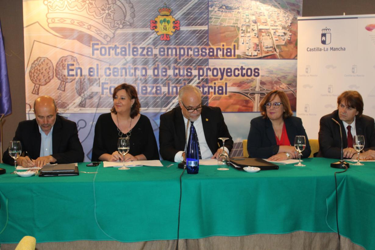 Manzanares tendrá 9 plantas fotovoltaicas que crearán 500 puestos de trabajo Manzanares tendrá 9 plantas fotovoltaicas que crearán 500 puestos de trabajo