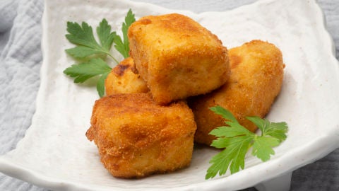Karlos Argui&ntilde;ano en tu cocina: Croquetas de salm&oacute;n (Programa 1591)