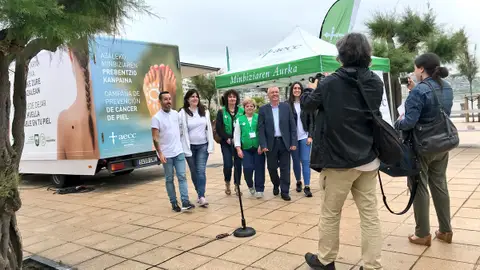 Campaña contra el cáncer de piel. Campaña contra el cáncer de piel.