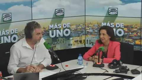 <p>Entrevista completa a Margarita Robles en Más de uno</p> <p>Entrevista completa a Margarita Robles en Más de uno</p>