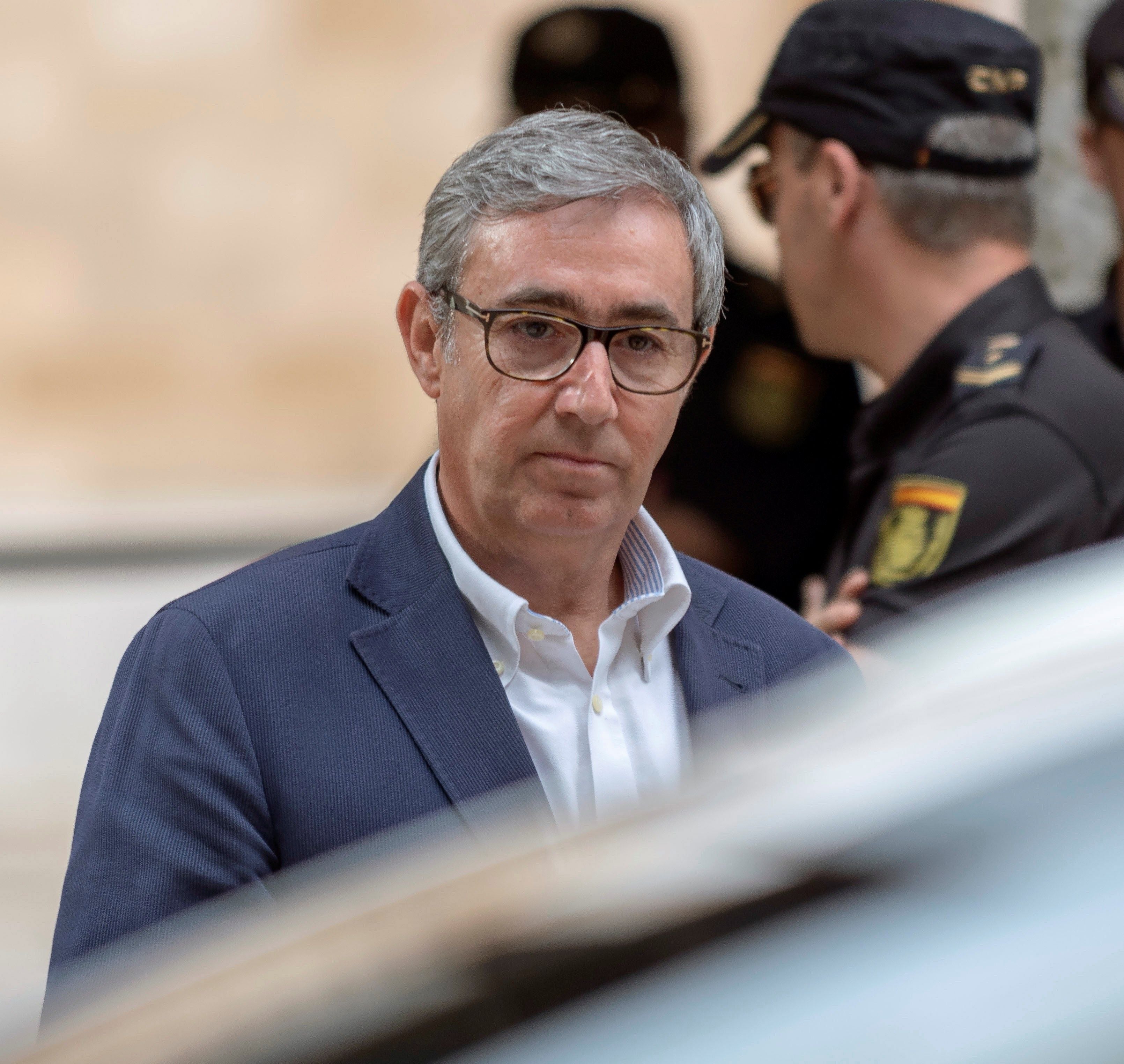 <p>Diego Torres ingresa en Brians 2 para cumplir cinco años por el caso Nóos</p> <p>Diego Torres ingresa en Brians 2 para cumplir cinco años por el caso Nóos</p>