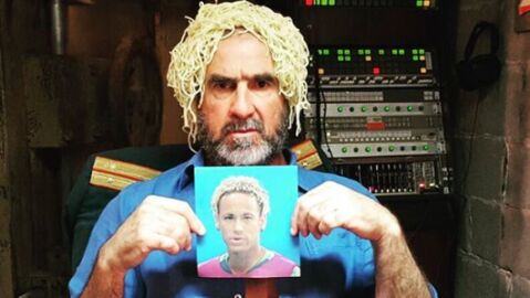 Cantona, con una foto de Neymar