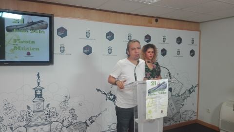 Jos&eacute; Luis Herrera y Ana Tejado durante la presentaci&oacute;n de la Fiesta de la M&uacute;sica