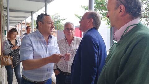 Visita de Jos&eacute; Agust&iacute;n Cuervas-Mons y Manuel del Castillo