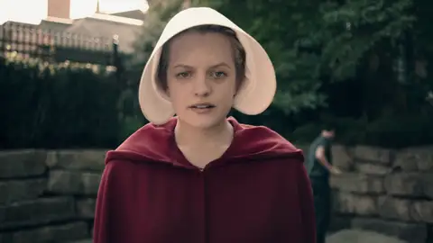 El cuento de la criada - Temporada 1 - Capítulo 1: Defred El cuento de la criada - Temporada 1 - Capítulo 1: Defred