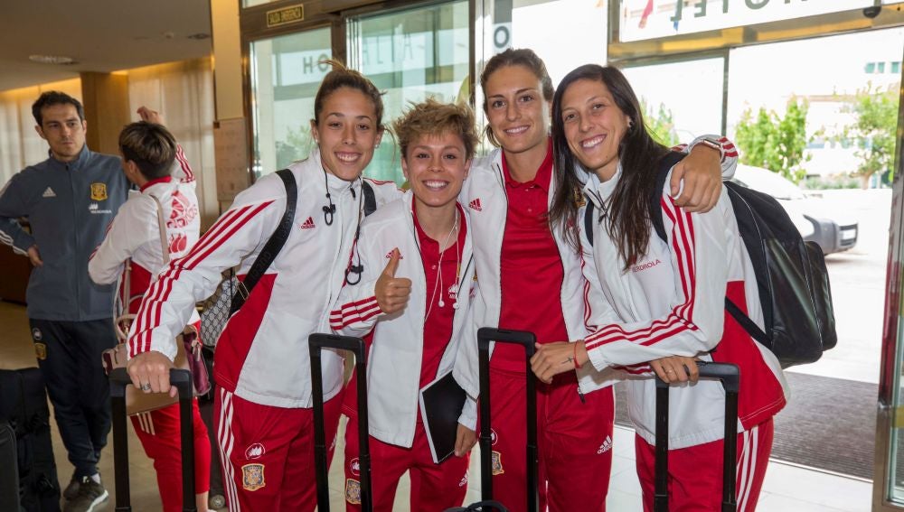 Las jugadoras de la selección femenina, rumbo a Kazán