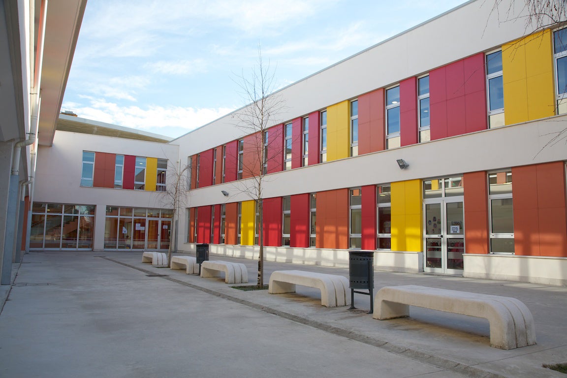 Varios alumnos del Colegio José Ramón Sánchez de Astillero no han acudido a clase por miedo Varios alumnos del Colegio José Ramón Sánchez de Astillero no han acudido a clase por miedo