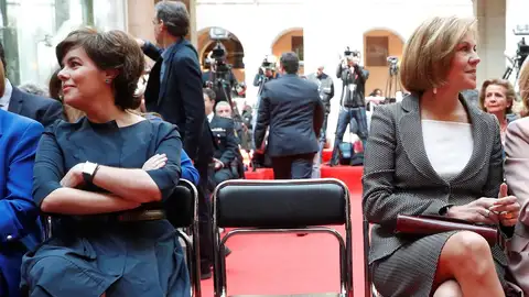 Cospedal y Santamaría distanciadas Cospedal y Santamaría