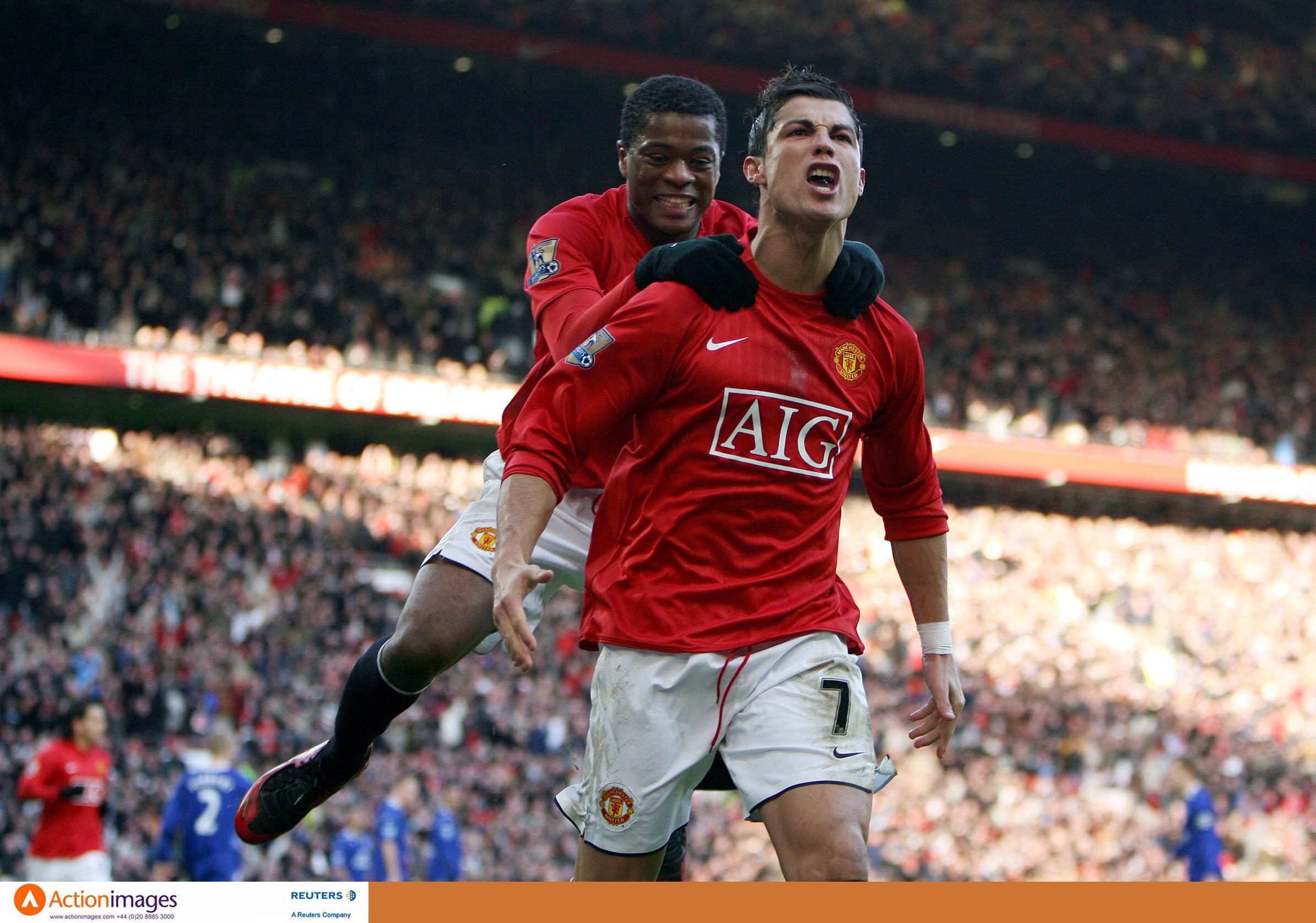 <p>Evra: "Si Cristiano Ronaldo te invita a comer a su casa, di que no"</p> <p>Evra: "Si Cristiano Ronaldo te invita a comer a su casa, di que no"</p>