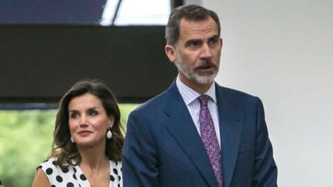 Los Reyes de Espa&ntilde;a durante su visita a San Antonio 