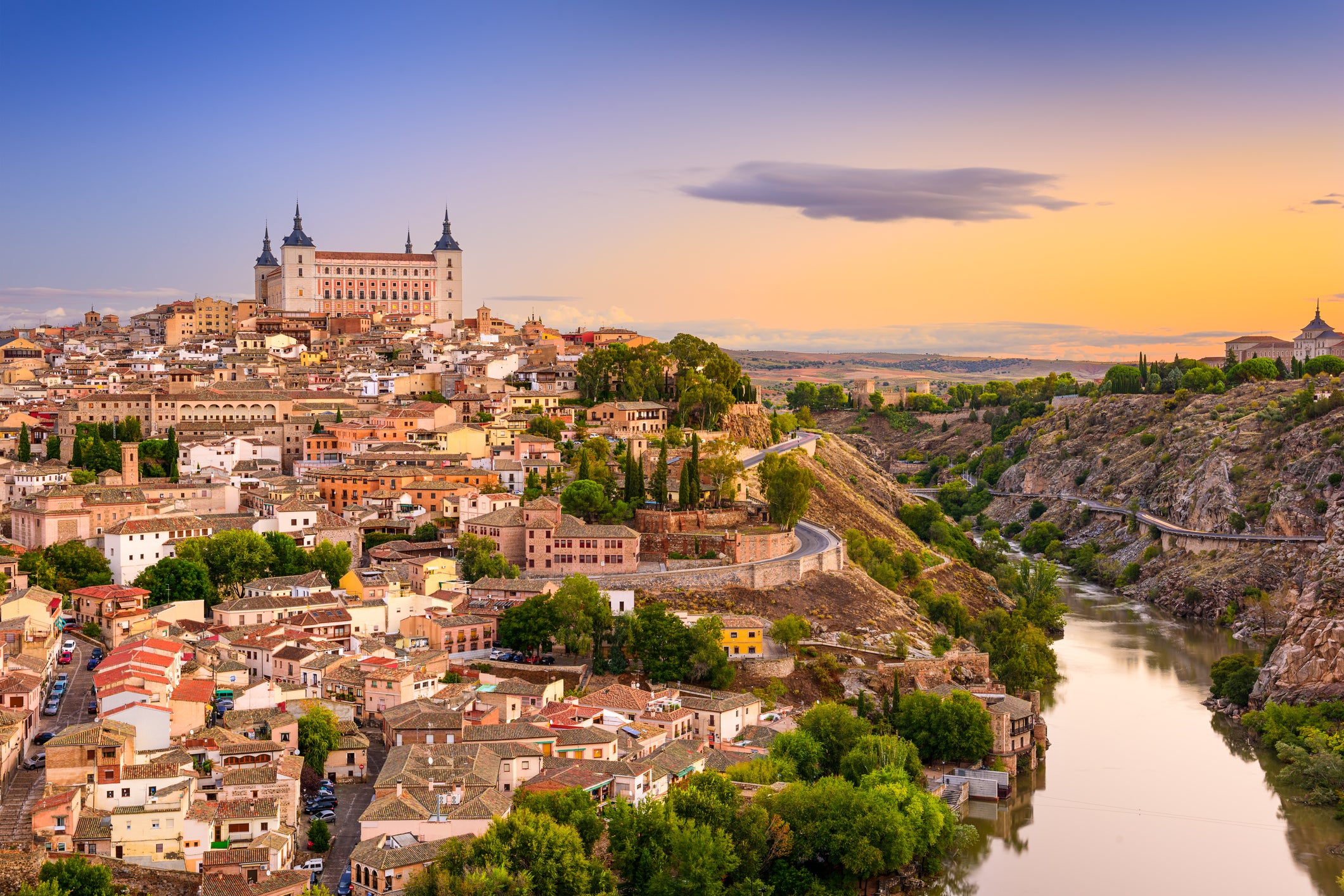 El Ayuntamiento de Toledo envía al Ministerio las alegaciones para la mejora al trazado del AVE Madrid-Lisboa El Ayuntamiento de Toledo envía al Ministerio las alegaciones para la mejora al trazado del AVE Madrid-Lisboa