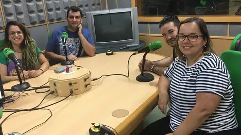 Asociación EQUA Hoy en "Cádiz en la Onda", entre otras cosillas, hablamos del "Yellow Day" con la psicóloga María Jesús Gutiérrez. Además nos visitan Irene, Morgaine, Juan y Saúl de la Asociación EQUA, y tratamos el tema del bullying en la etapa de educación infantil de la mano de la Asociación Mundial de Educadores Infantiles.