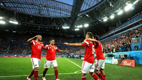 Rusia celebra uno de sus goles