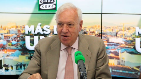 Jos&eacute; Manuel Garc&iacute;a- Margallo durante una entrevista en Onda Cero