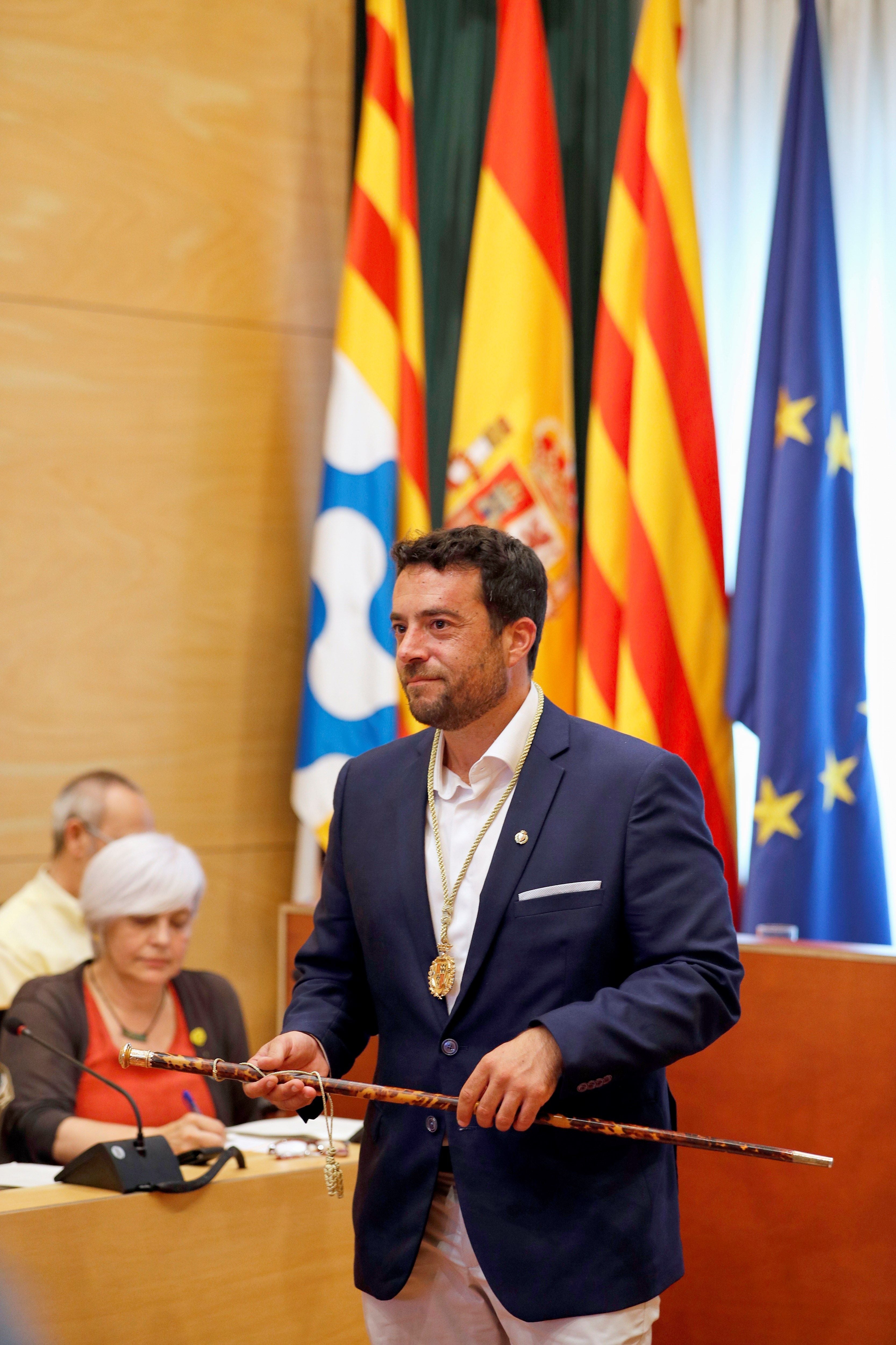 Dimite el alcalde de Badalona tras ser detenido por saltarse el confinamiento y conducir con signos de embriaguez Dimite el alcalde de Badalona tras ser detenido por saltarse el confinamiento y conducir con signos de embriaguez