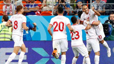 Los jugadores de T&uacute;nez celebran un gol ante Panam&aacute;
