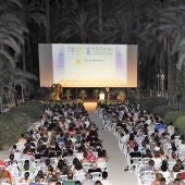Imagen de archivo de una sesión de proyecciones del Festival de Cine de Elche en el Hort del Xocolater.