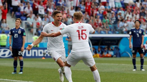 Bednarek festeja el gol ante Jap&oacute;n