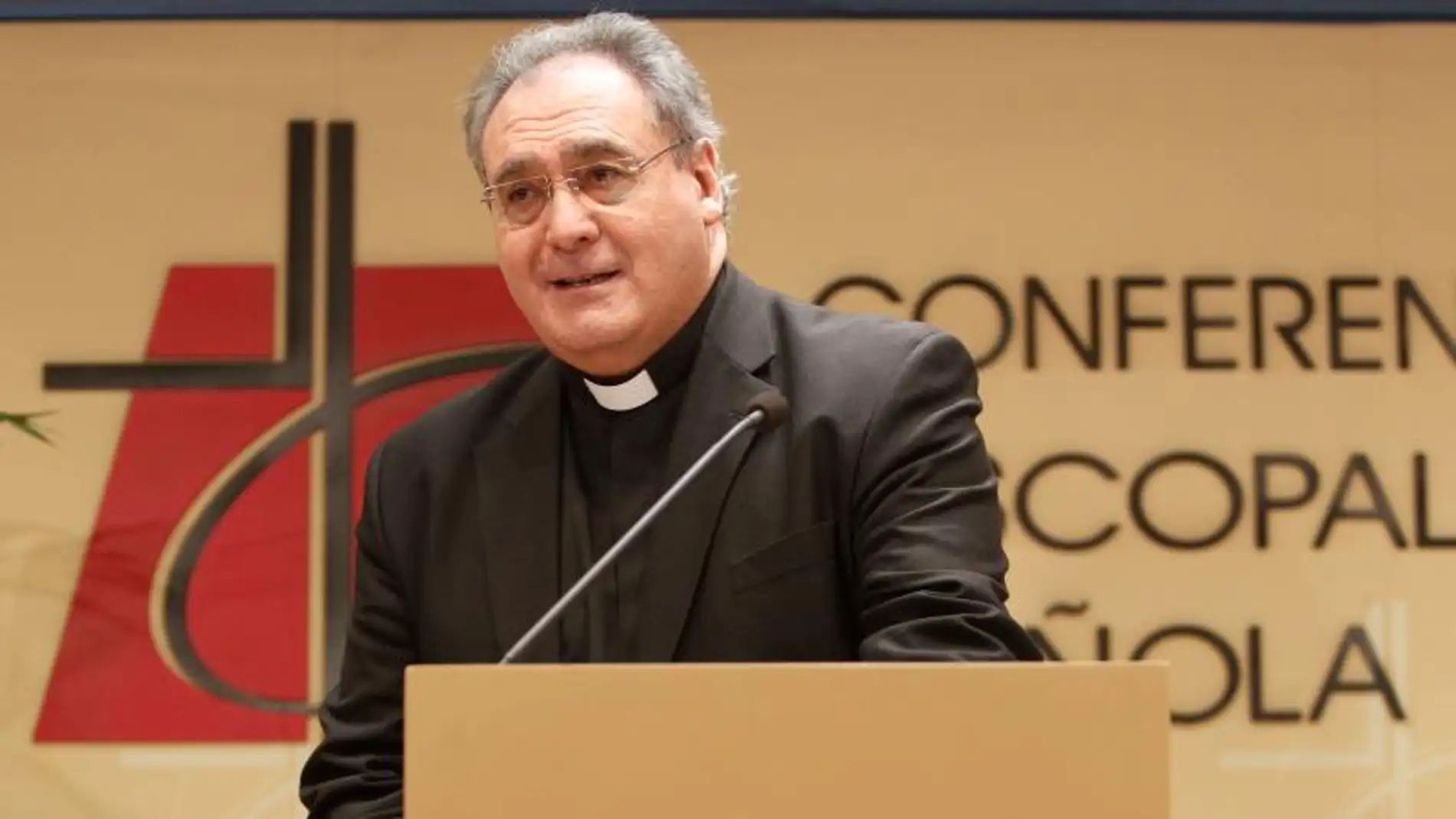 El secretario general de la Conferencia Episcopal Española, José María Gil Tamayo