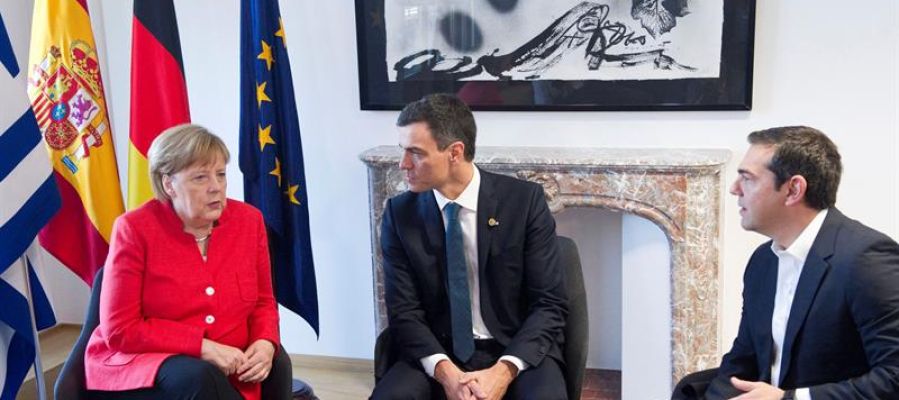 Pedro Sánchez con Angela Merkel Pedro Sánchez con Angela Merkel
