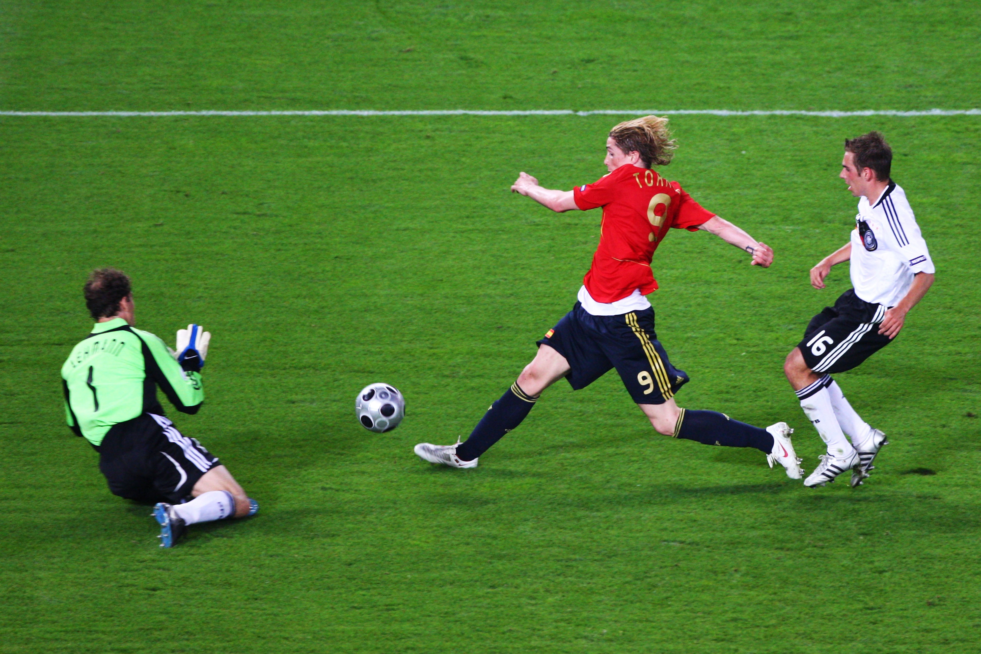 Se cumplen diez años del histórico gol de Torres a Alemania: el inicio de la era dorada de la Selección Se cumplen diez años del histórico gol de Torres a Alemania: el inicio de la era dorada de la Selección