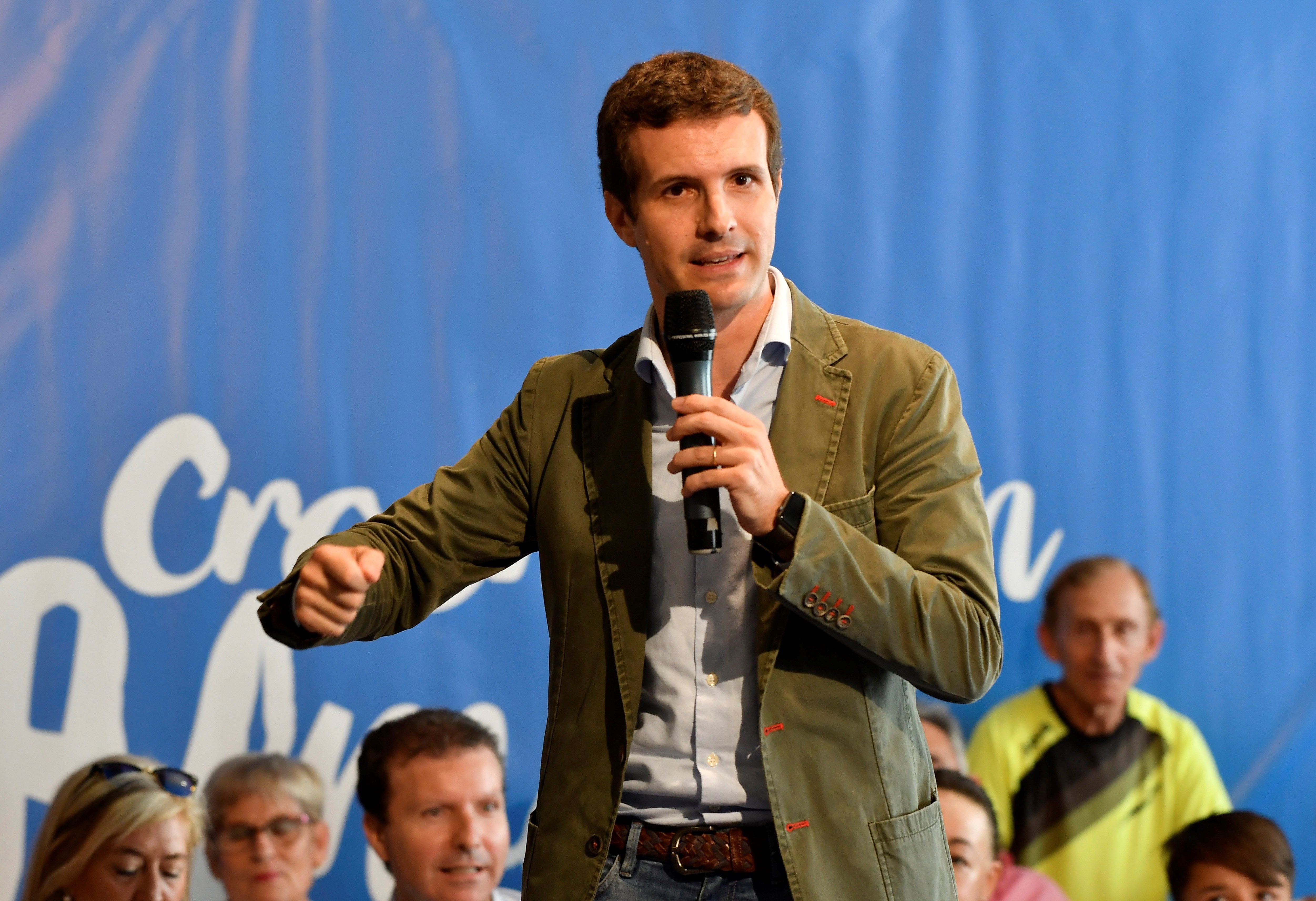 Un jubilado afiliado al PP: "Tengo gran ilusión en Pablo Casado, hay que dar sangre joven al PP" Un jubilado afiliado al PP: "Tengo gran ilusión en Pablo Casado, hay que dar sangre joven al PP"