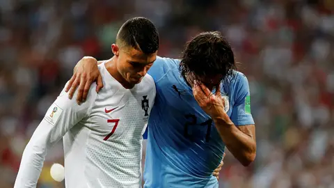 Cristiano sirve de apoyo a Cavani Cristiano sirve de apoyo a Cavani