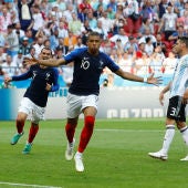 Mbappé celebra uno de sus goles ante Argentina