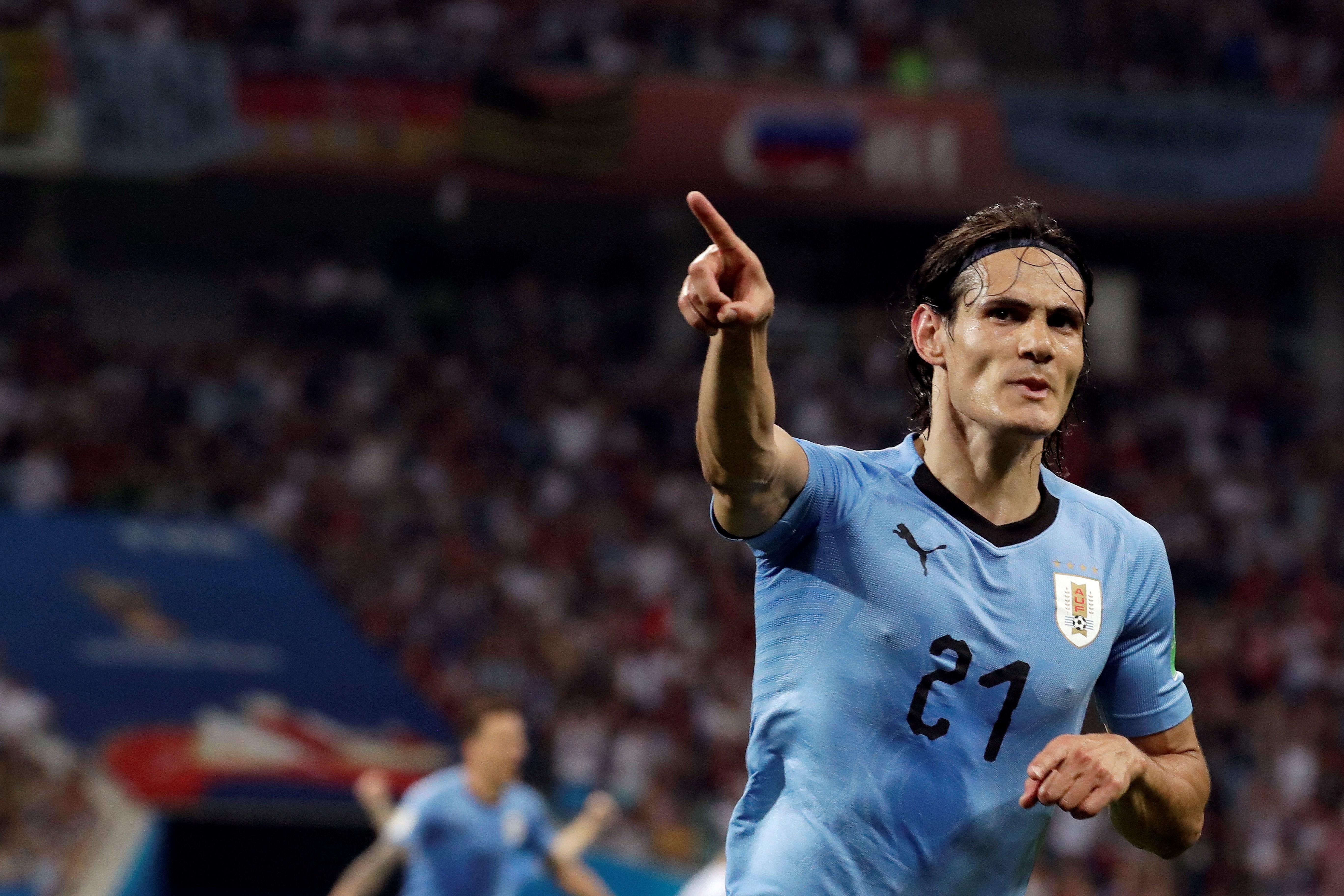 El Valencia sigue en la carrera por Edinson Cavani El Valencia sigue en la carrera por Edinson Cavani
