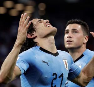 Cavani celebra su gol a Portugal. Cavani celebra su gol a Portugal.