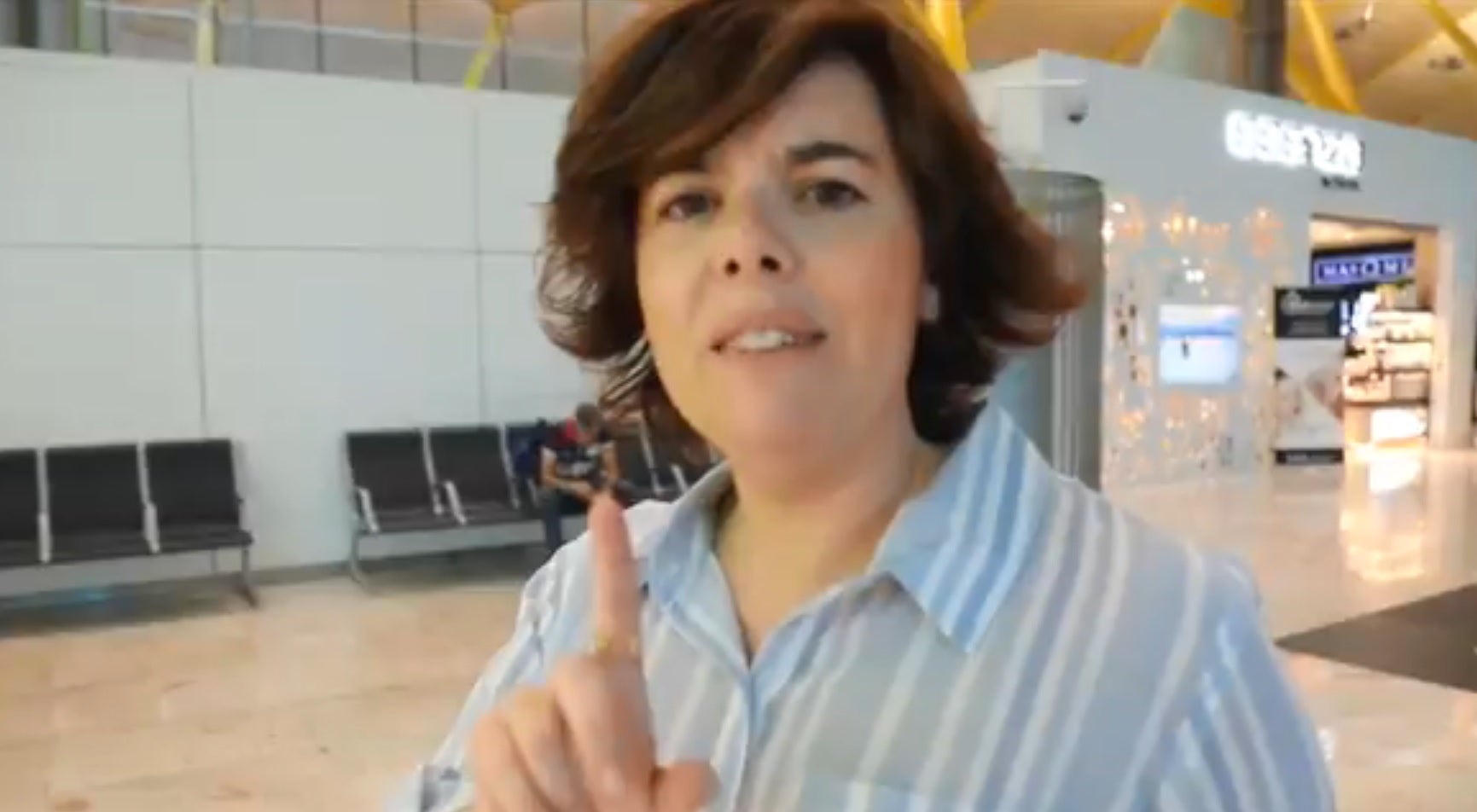 Soraya Sáenz de Santamaría: "No va a haber paracetamol suficiente para curar el dolor de cabeza a Pedro Sánchez" Soraya Sáenz de Santamaría: "No va a haber paracetamol suficiente para curar el dolor de cabeza a Pedro Sánchez"