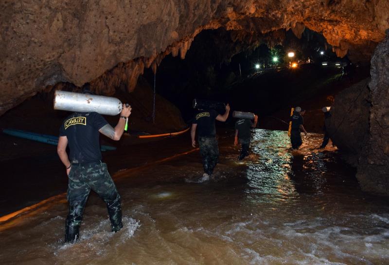 Alberto Azorín, submarinista, sobre el rescate en Tailandia: "Es muy complicado" Alberto Azorín, submarinista, sobre el rescate en Tailandia: "Es muy complicado"