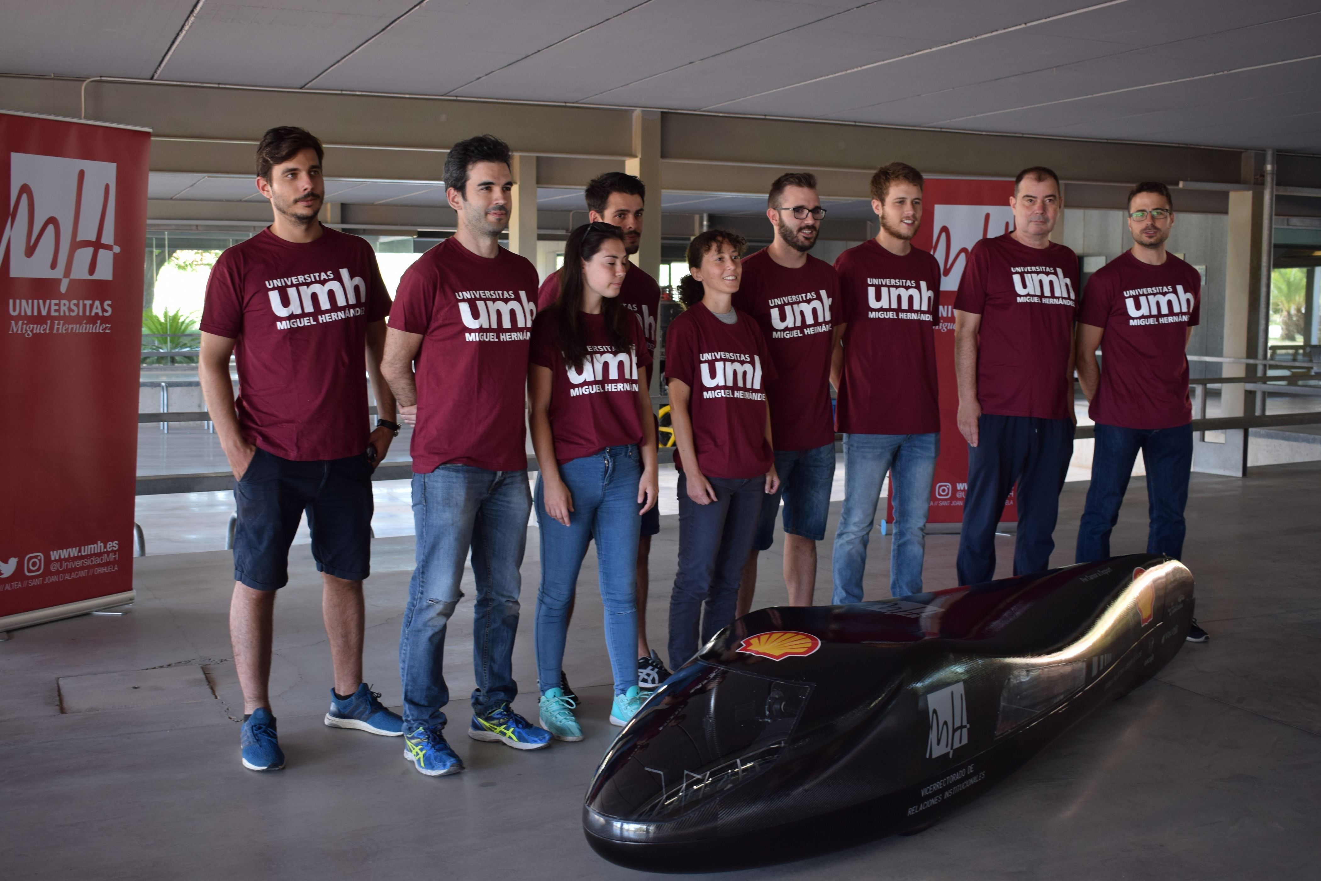 Estudiantes de la UMH de Elche ante el reto de recorrer con un prototipo 2.000 kilómetros con un litro de combustible Estudiantes de la UMH de Elche ante el reto de recorrer con un prototipo 2.000 kilómetros con un litro de combustible