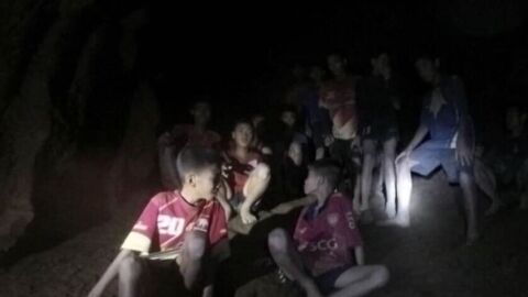 Algunos de los ni&ntilde;os atrapados en una cueva de Tailandia