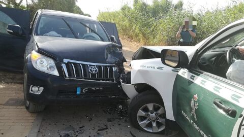 Narcotraficantes embisten a la Guardia Civil para intentar huir en La L&iacute;nea